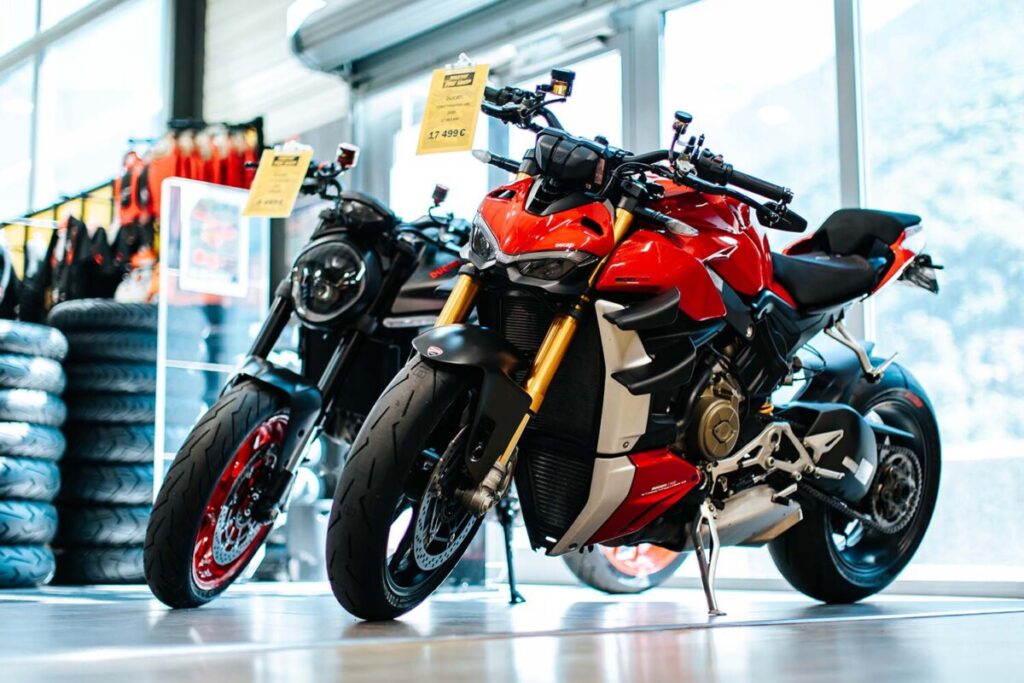 Photo des motos d'occasion en dépôt-vente - Moto Pro Shop à La Bâthie